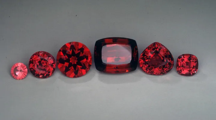 garnet gemstone