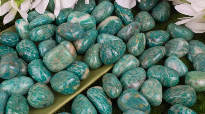 A Complete Guide to Amazonite: Origins, Types, Colors, and Value